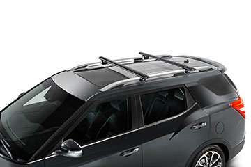 Barras de techo aerodinámicas en aluminio CRUZ Airo Dark-R para coche con railing (acabado en negro)